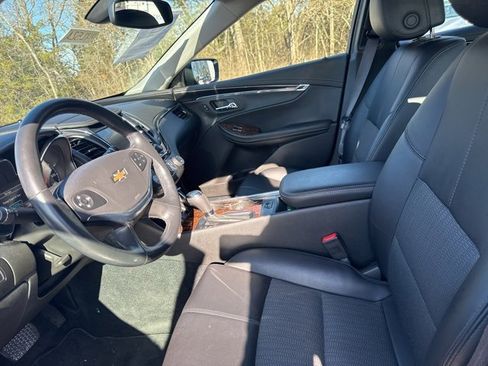 Used 2014 Chevrolet Impala LT w/ Convenience Package image 6