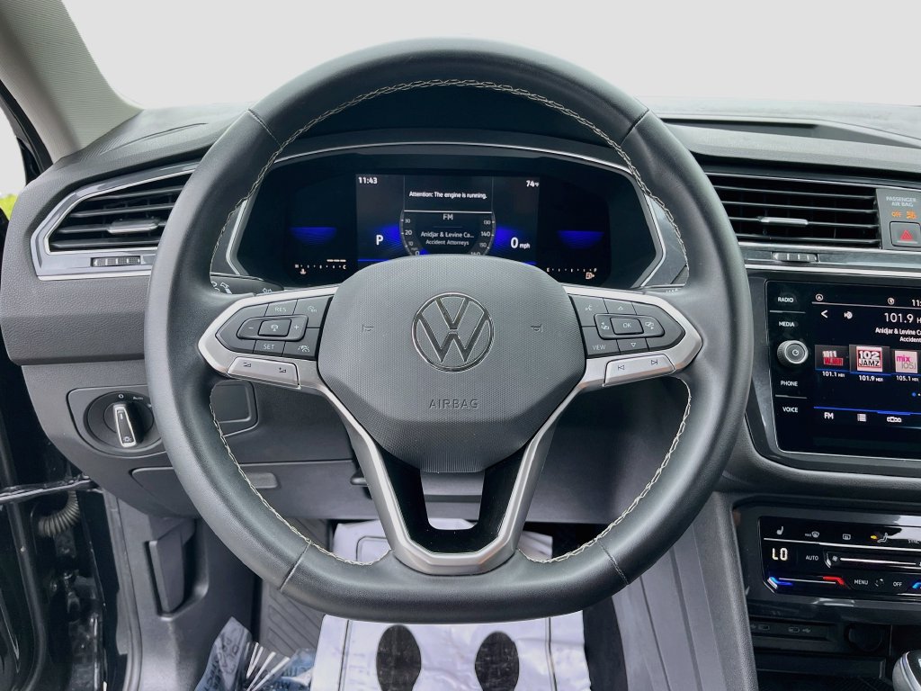 Used 2022 Volkswagen Tiguan SE FWD image 11