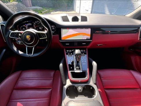 Certified 2021 Porsche Cayenne AWD/4WD image 18
