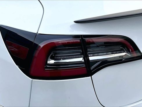 Used 2022 Tesla Model 3 Performance image 27