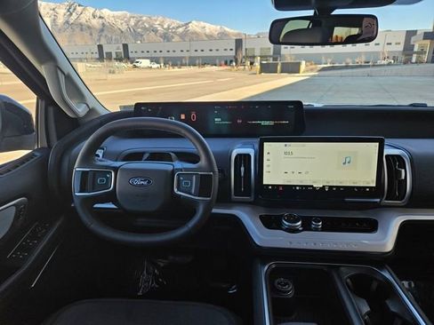 New 2026 Ford Expedition Max Active image 9