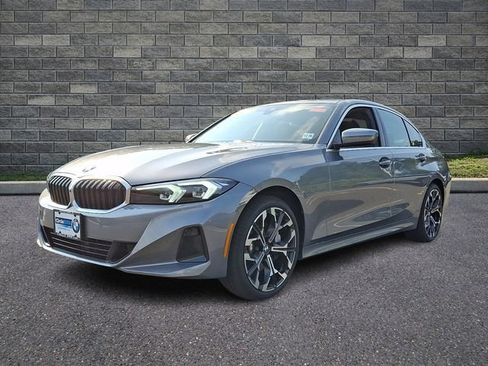 Used 2025 BMW 330i xDrive Sedan w/ Premium Package AWD/4WD image 3