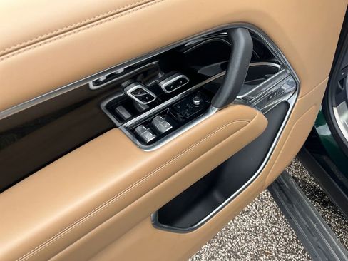 Used 2024 Land Rover Range Rover Long Wheelbase SE image 13