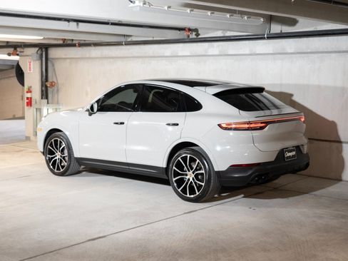 Certified 2023 Porsche Cayenne Coupe AWD/4WD image 3