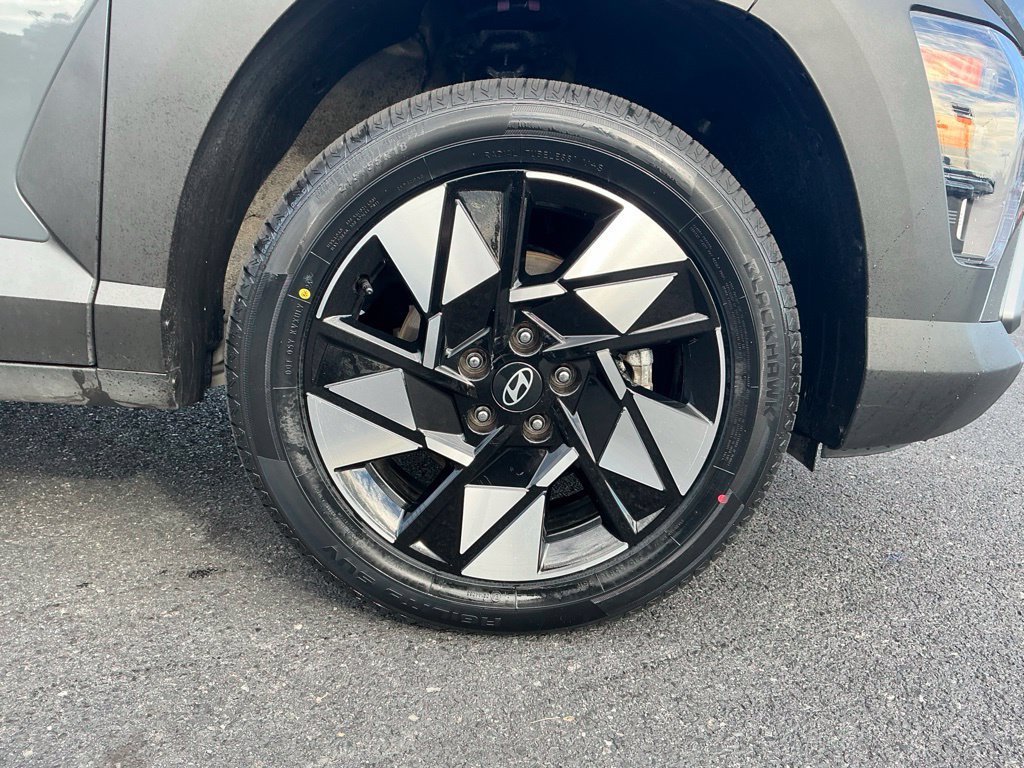 Certified 2025 Hyundai Kona SEL AWD/4WD image 5
