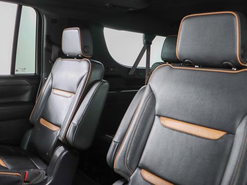 Used 2023 GMC Yukon XL AT4 image 28