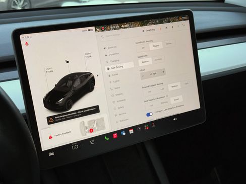 Used 2021 Tesla Model Y Long Range AWD/4WD image 37
