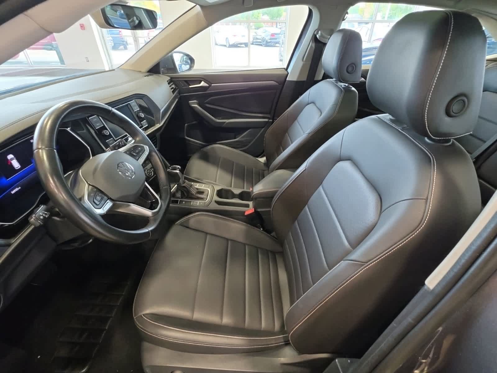 Used 2024 Volkswagen Jetta SE FWD image 15