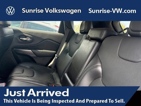 Used 2020 Jeep Cherokee Limited AWD/4WD image 1