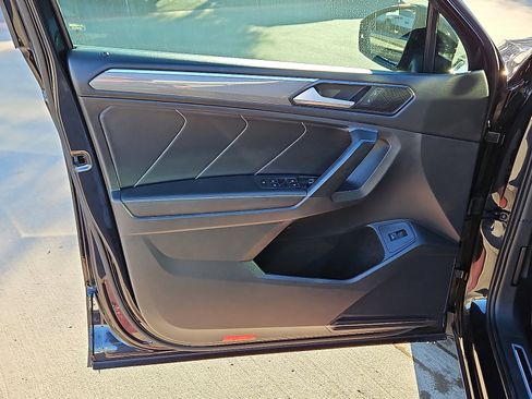 Certified 2022 Volkswagen Tiguan SE R-Line image 14