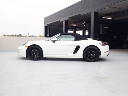 Certified 2022 Porsche 718 Boxster RWD image 2