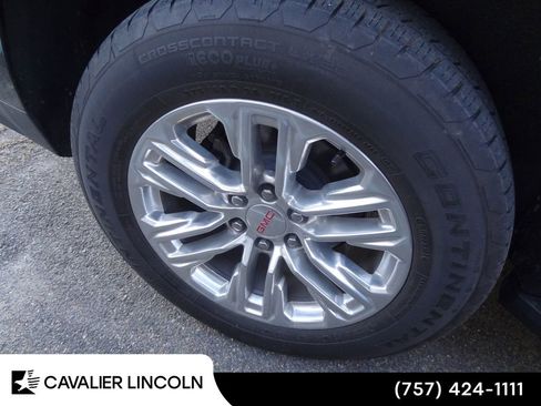 Used 2023 GMC Yukon SLT w/ SLT Luxury Package RWD image 11