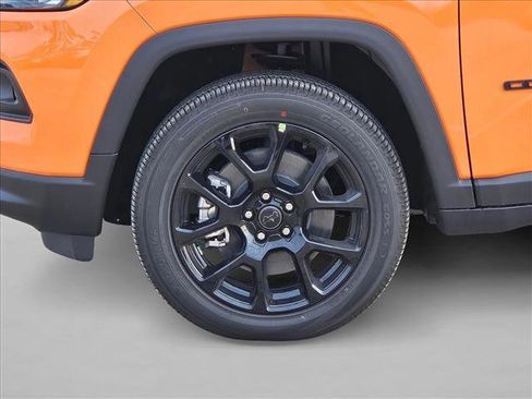 New 2026 Jeep Compass Latitude image 17