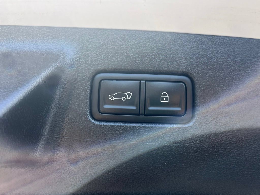 Used 2025 Hyundai Santa Fe Limited AWD/4WD image 26