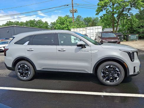 New 2026 Kia Sorento S image 8