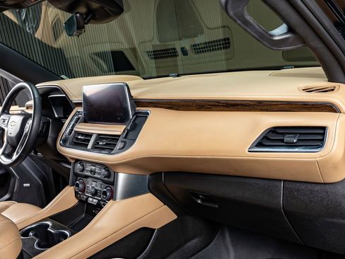 Used 2023 Chevrolet Tahoe Premier w/ Premium Package 2 image 18