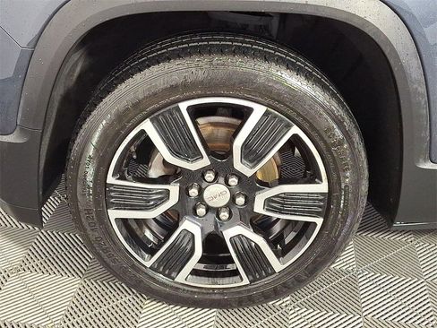 Used 2019 GMC Acadia SLT w/ Black Edition image 12