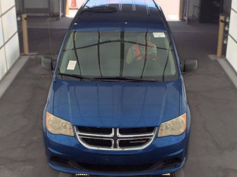 Used 2013 Dodge Grand Caravan SE FWD image 2