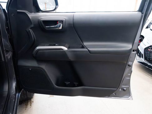 Used 2023 Toyota Tacoma Limited image 25