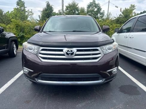 Used 2012 Toyota Highlander Limited w/ Tow Pkg AWD/4WD image 2
