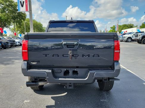 Used 2025 Toyota Tacoma TRD Off-Road AWD/4WD image 8