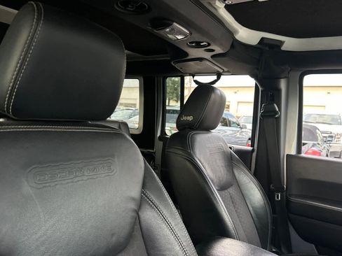 Used 2016 Jeep Wrangler Unlimited Sport image 17