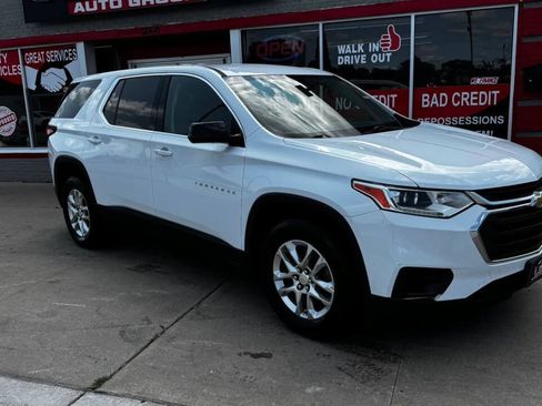Used 2018 Chevrolet Traverse LS AWD/4WD image 3