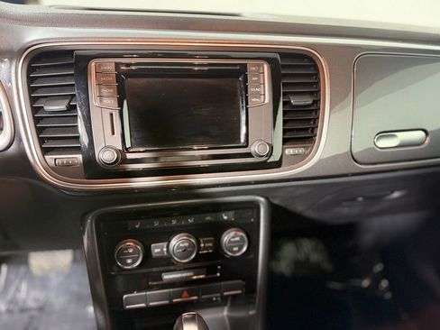 Used 2019 Volkswagen Beetle 2.0T SE FWD image 14