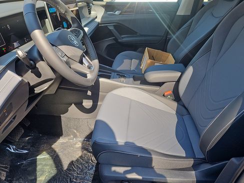 New 2026 Volkswagen Tiguan SE image 15