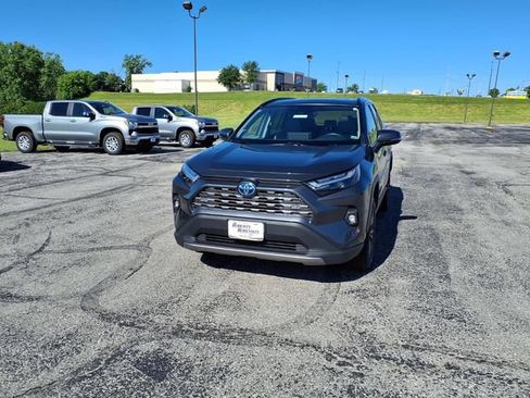 Used 2022 Toyota RAV4 Limited AWD/4WD image 43