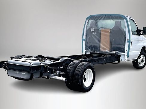 New 2025 Ford E-450 and Econoline 450 Super Duty w/ Power Equipment Group RWD image 20