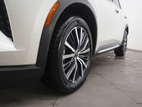 Used 2024 INFINITI QX60 Sensory image 25