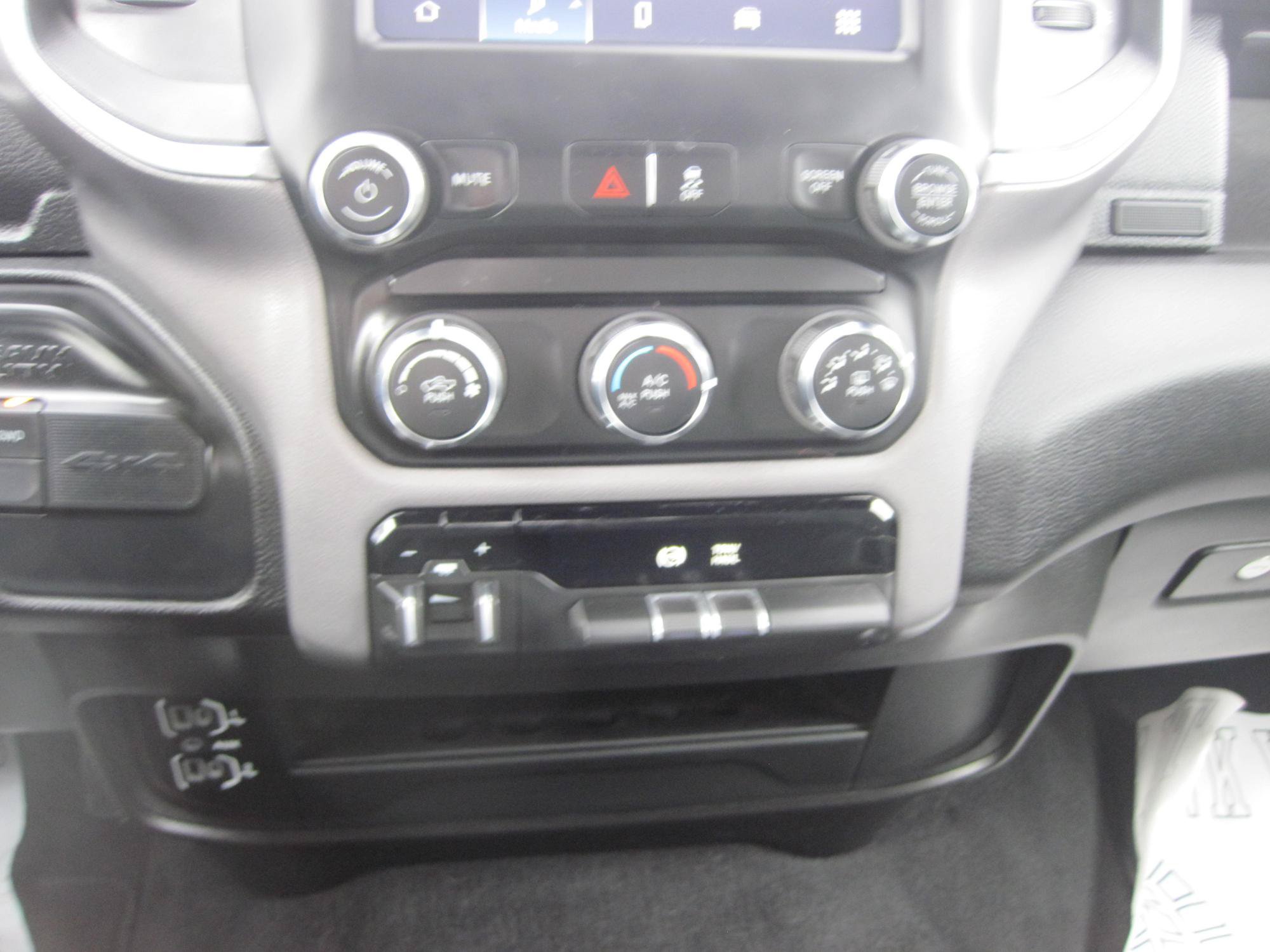 Used 2024 RAM 3500 Big Horn AWD/4WD image 22
