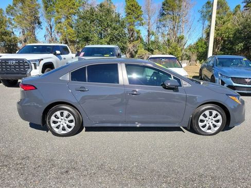 Used 2025 Toyota Corolla LE image 9