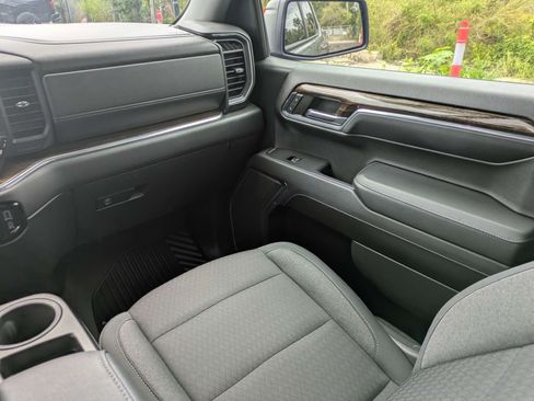 Used 2024 GMC Sierra 1500 Elevation AWD/4WD image 16