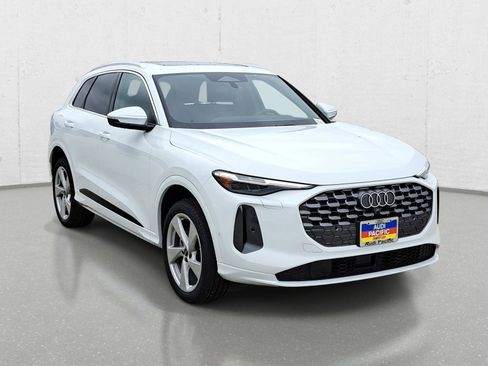 New 2026 Audi Q5 Premium Plus AWD/4WD image 3