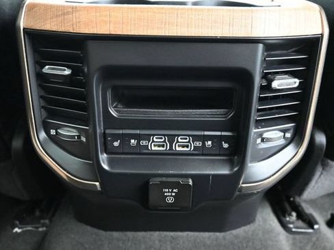 Used 2022 RAM 1500 Limited AWD/4WD image 15
