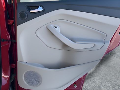 Used 2018 Ford Escape Titanium w/ Ford Safe & Smart Package image 43