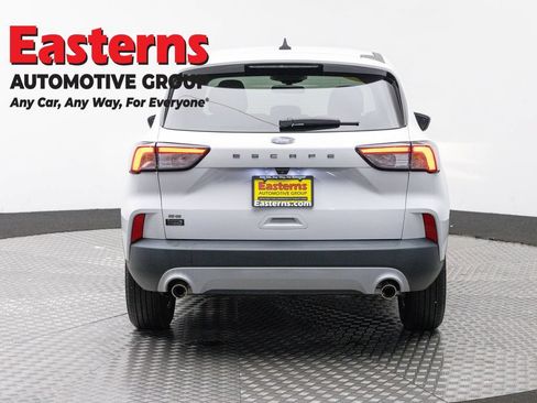 Used 2022 Ford Escape SE FWD image 6