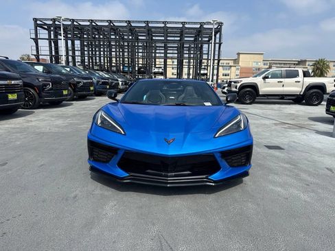 Used 2025 Chevrolet Corvette Stingray Coupe w/ 1LT RWD image 2