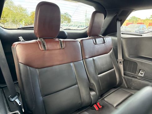 Used 2023 Ford Explorer Platinum w/ Technology Package image 27
