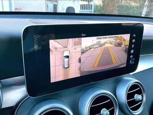 Used 2021 Mercedes-Benz GLC 300 image 25