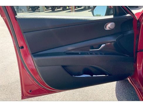 Used 2021 Hyundai Elantra SEL image 22