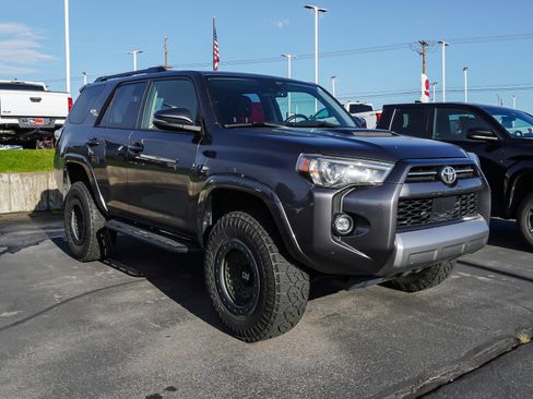 Used 2023 Toyota 4Runner TRD Off-Road Premium w/ Moonroof Package image 2