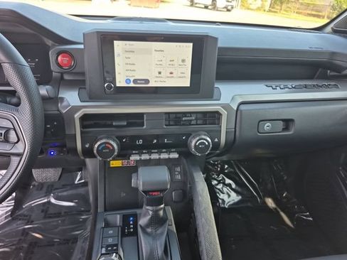 Used 2025 Toyota Tacoma TRD Off-Road w/ TRD Off Road Upgrade Package AWD/4WD image 15