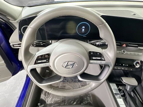 Used 2023 Hyundai Elantra SEL w/ Convenience Package image 11