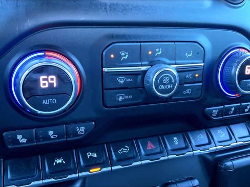 Used 2022 Chevrolet Silverado 1500 High Country w/ Technology Package image 34