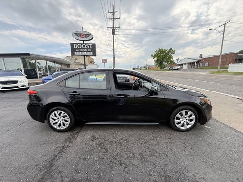 Used 2020 Toyota Corolla LE FWD image 8