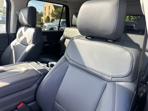 New 2025 Ford Expedition Active image 11