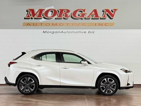 Used 2023 Lexus UX 250h Premium AWD image 2